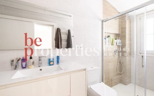 Chalet en Arxius, reformado con muebles