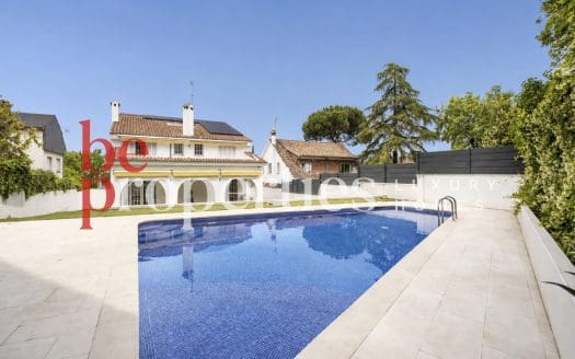 Chalet en Arxius, reformado con muebles