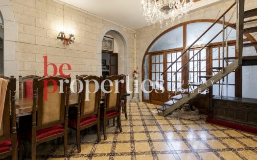 Iglesia vivienda única en la zona