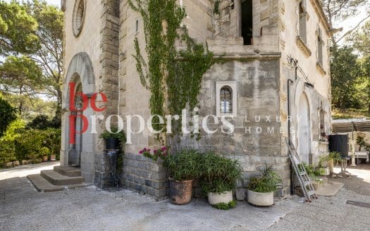 Iglesia vivienda única en la zona