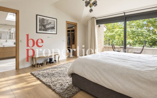 Casa de diseño semi nueva