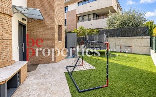 Casa de diseño semi nueva