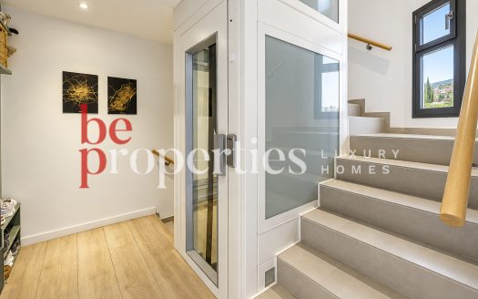 Casa de diseño semi nueva