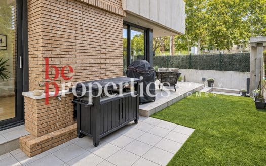 Casa de diseño semi nueva