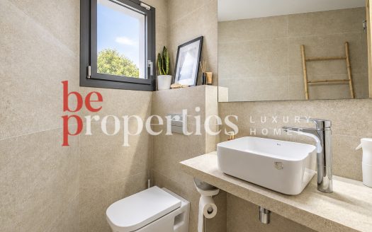 Casa de diseño semi nueva