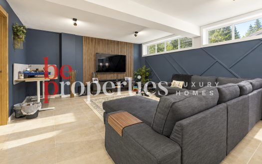 Casa de diseño semi nueva