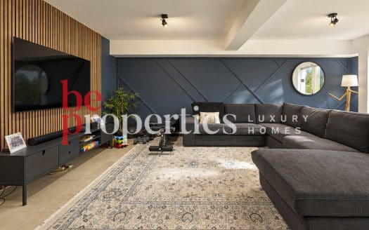 Casa de diseño semi nueva