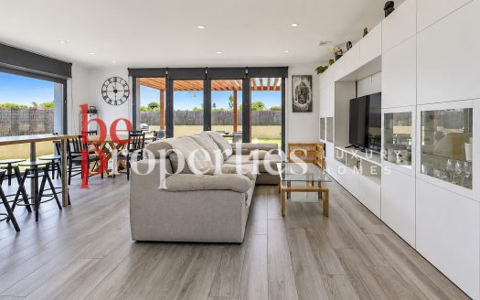 Rubí, casa seminueva en planta