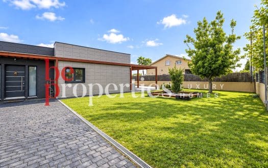Rubí, casa seminueva en planta