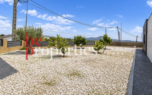 Rubí, casa seminueva en planta
