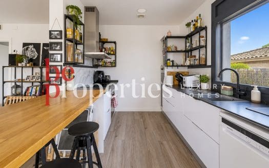 Rubí, casa seminueva en planta